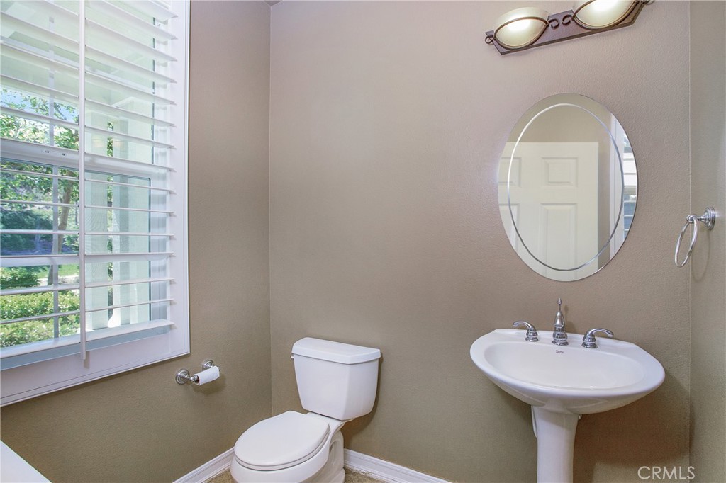 25 Thorp Spring Ladera Ranch, CA 92694 - Photo 15 of 46 Downstairs guest bathroom