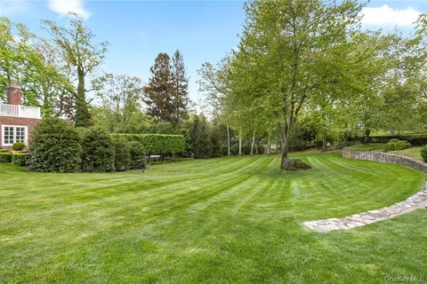 $5,995,000 | 8 Boxwood Lane, Rye, NY 10580
