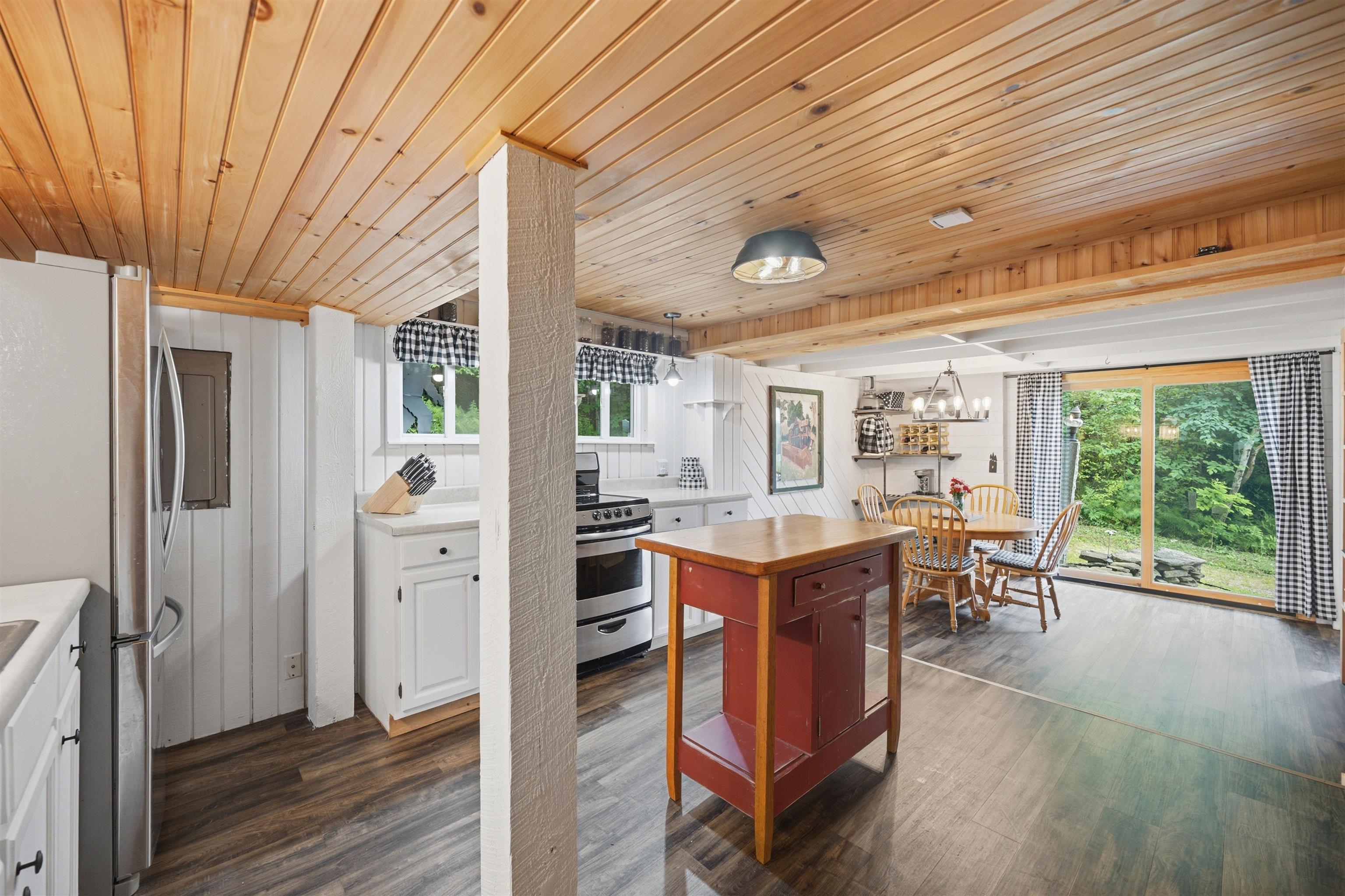 31 Don Gerry Road, Unit 17 Bristol, NH 03222 - Photo 8 of 46