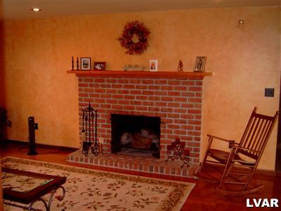 167 Butztown Road Bethlehem, PA 18020 - Photo 3 of 19 Gallery Image 3