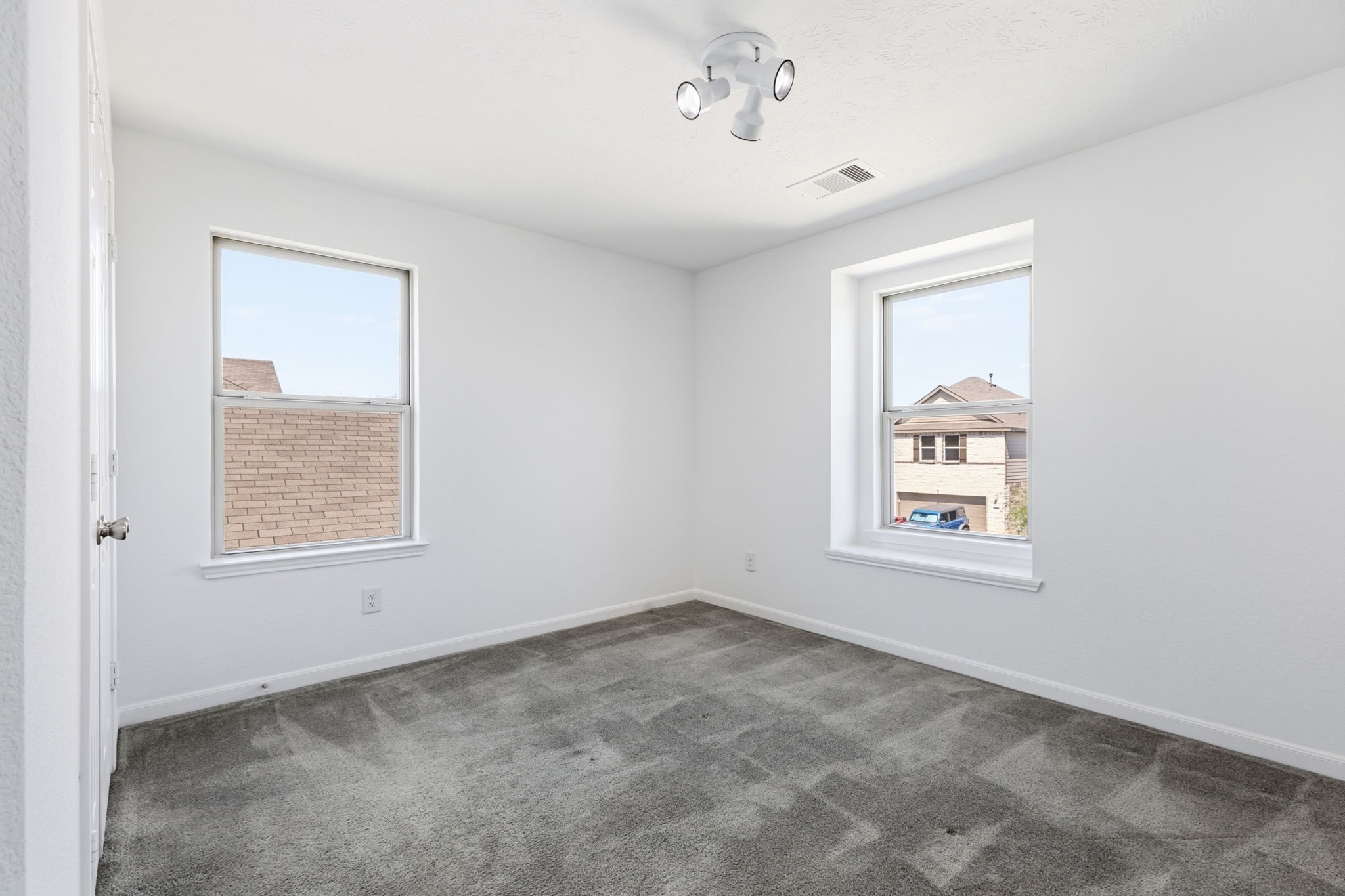 5127 Avondale Rise Street Katy, TX 77493 - Photo 34 of 47 an empty room with a window