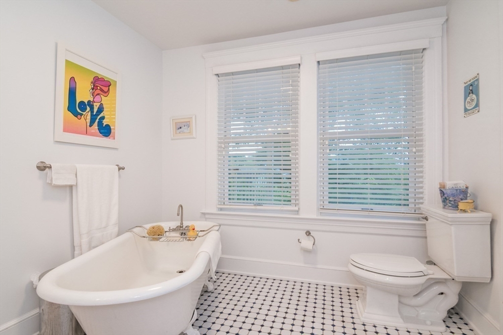 88 Round Hill Road, Unit 2 Northampton, MA 01060 - Photo 27 of 38