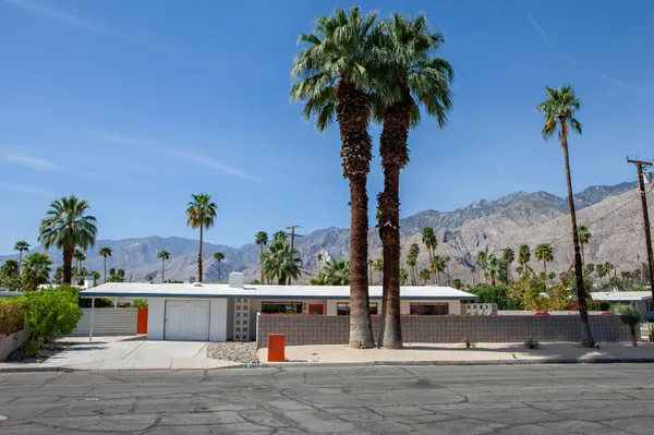 $4,000 | 2007 East Andreas Road, Palm Springs, CA 92262