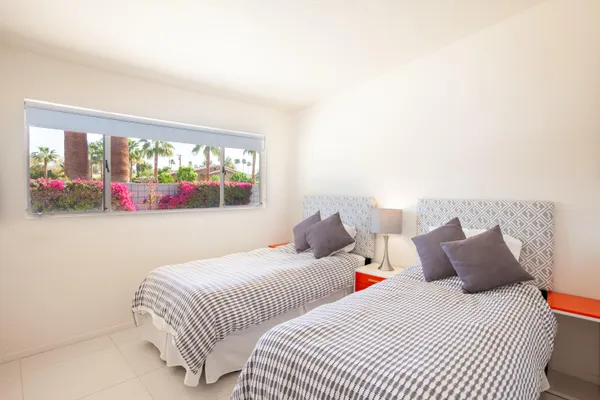 $4,000 | 2007 East Andreas Road, Palm Springs, CA 92262