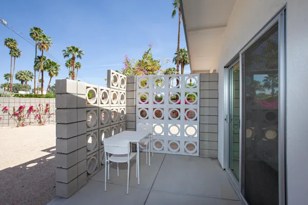 $4,000 | 2007 East Andreas Road, Palm Springs, CA 92262