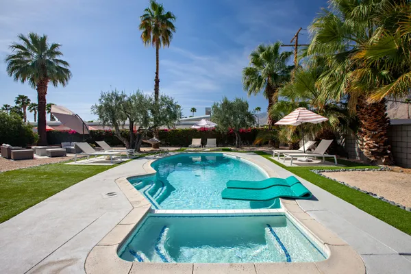 $4,000 | 2007 East Andreas Road, Palm Springs, CA 92262