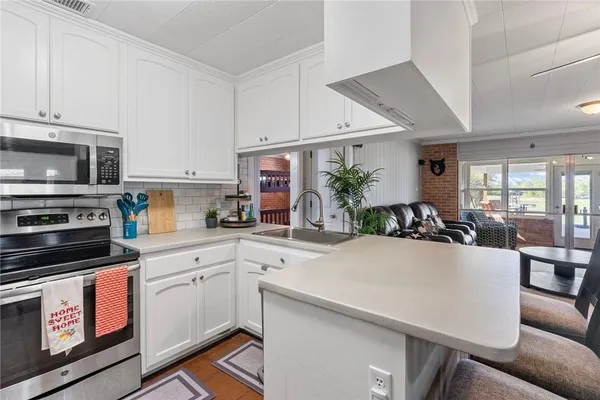 $319,000 | 180 Freeman Circle, George West, TX 78022