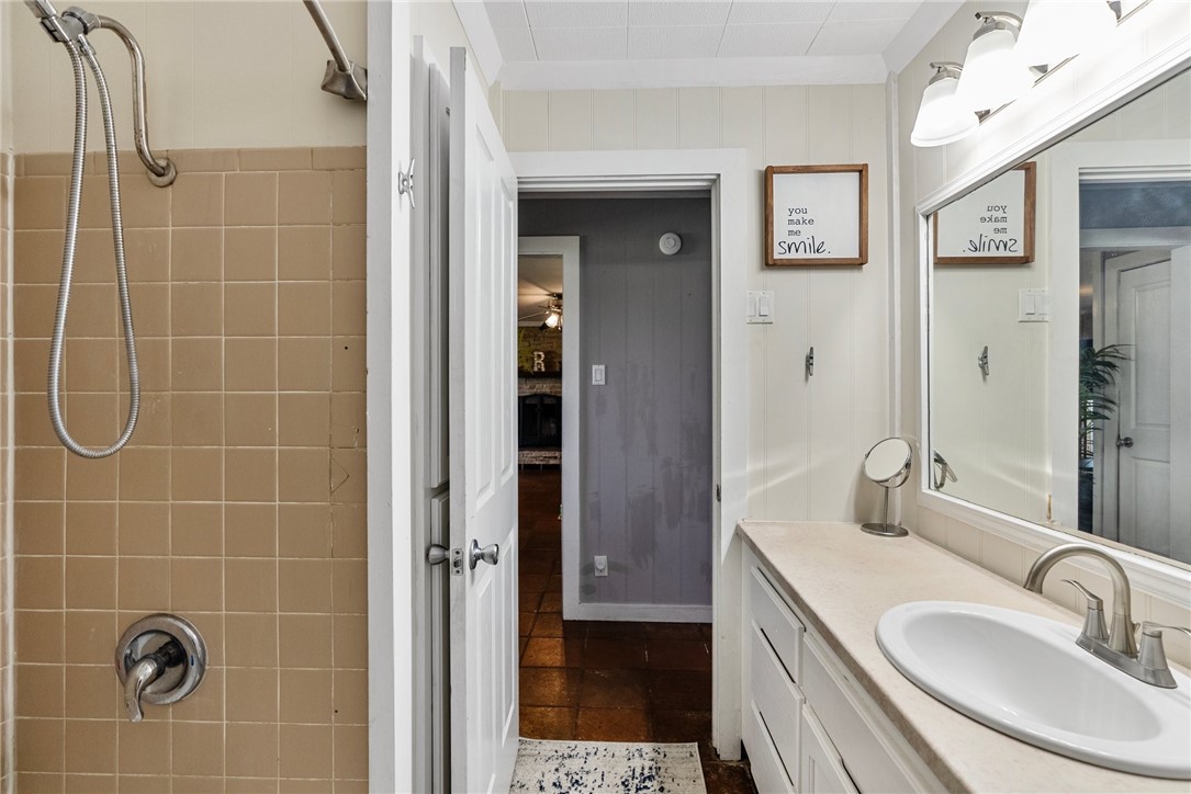 180 Freeman Circle George West, TX 78022 - Photo 21 of 40