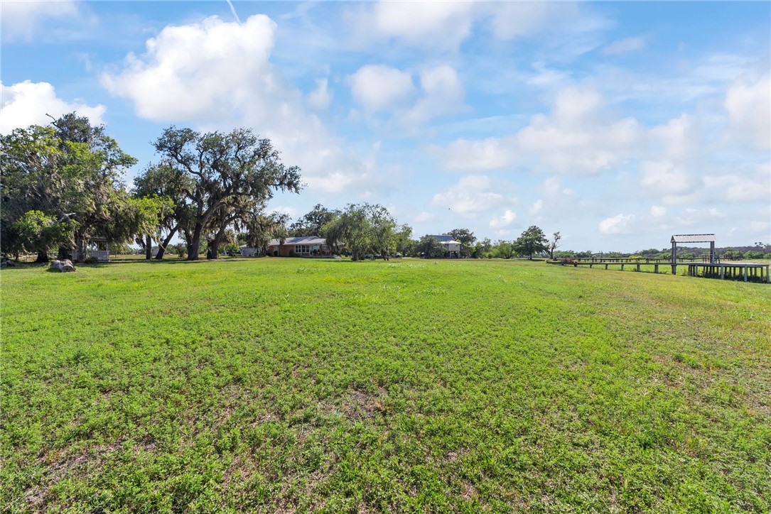 180 Freeman Circle George West, TX 78022 - Photo 33 of 40