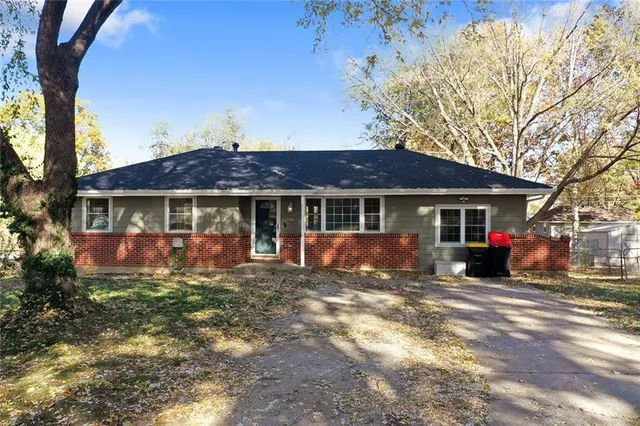 $230,000 | 106 Helen Street, Excelsior Springs, MO 64024