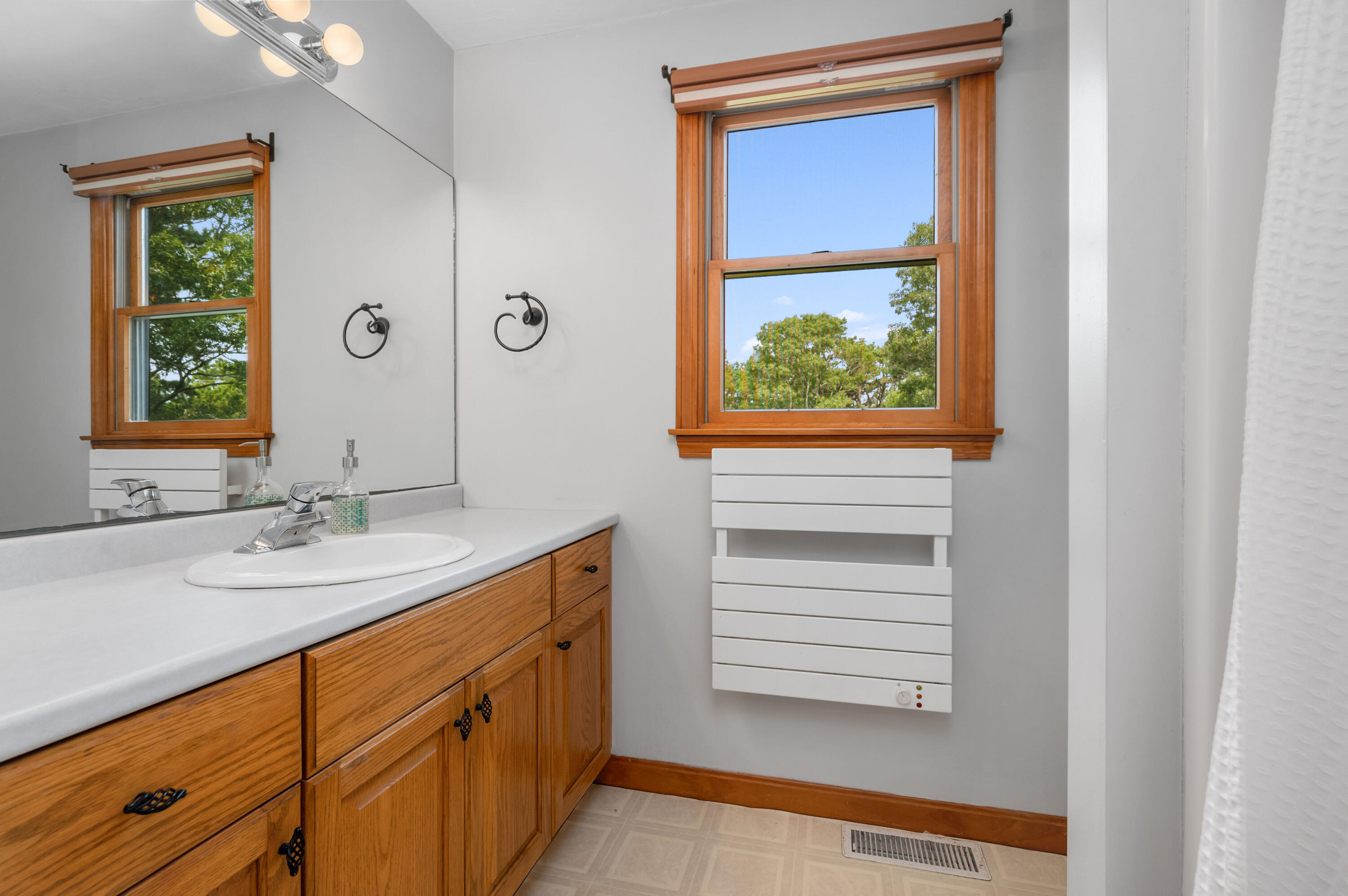222 Setucket Road Dennis, MA 02660 - Photo 39 of 44 2nd Floor Bath