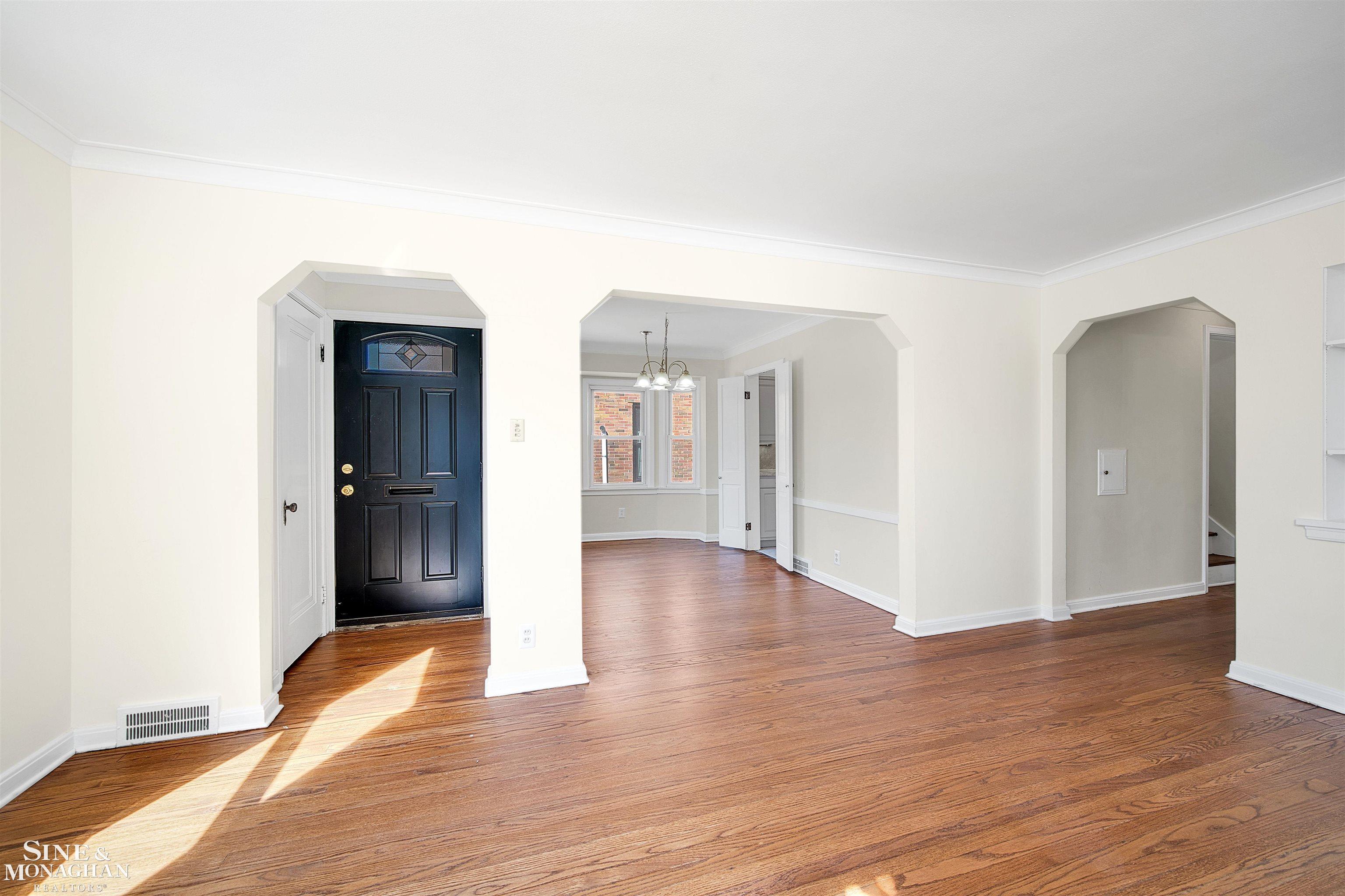 1448 Vernier Road Grosse Pointe, MI 48236 - Photo 6 of 27 50169061-297e5055-83c5-44fe-a764-33a3e25e9fd8.JPG