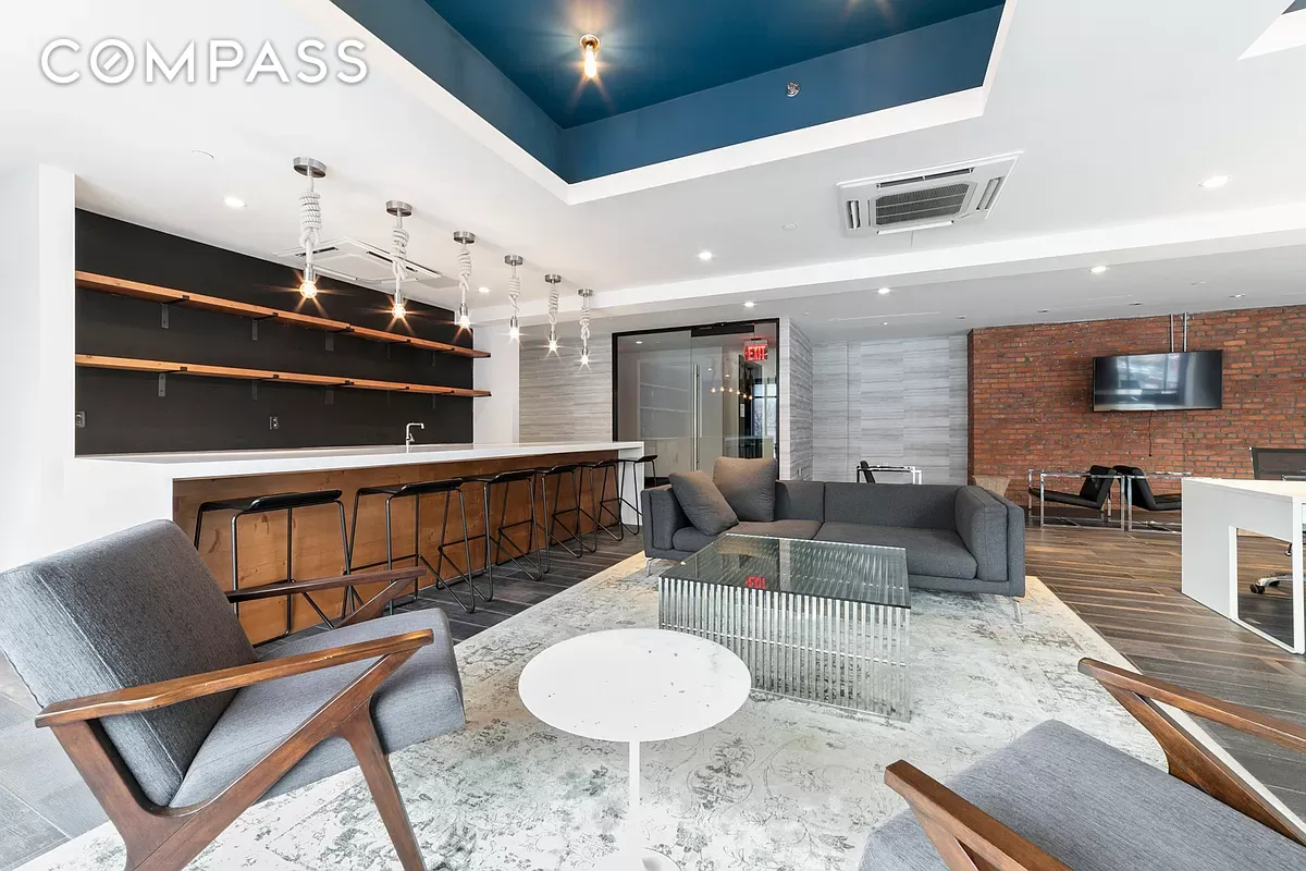 55-27 Myrtle Avenue, #309