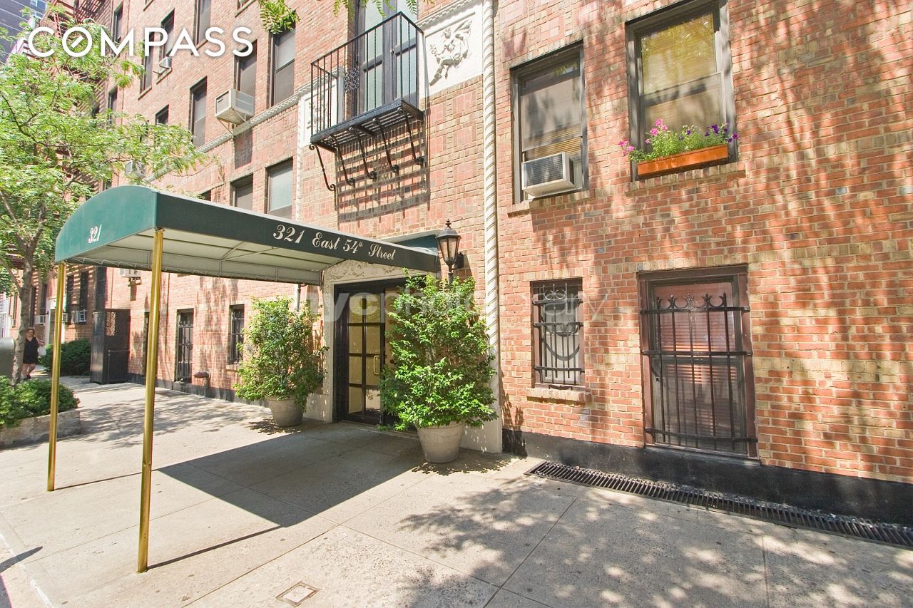 321 East 54th Street 2-A Sutton Place New York, NY 10022