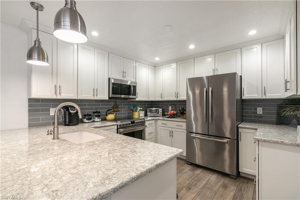 5639 Foxlake Drive North Fort Myers, FL 33917 - Photo 7 of 32