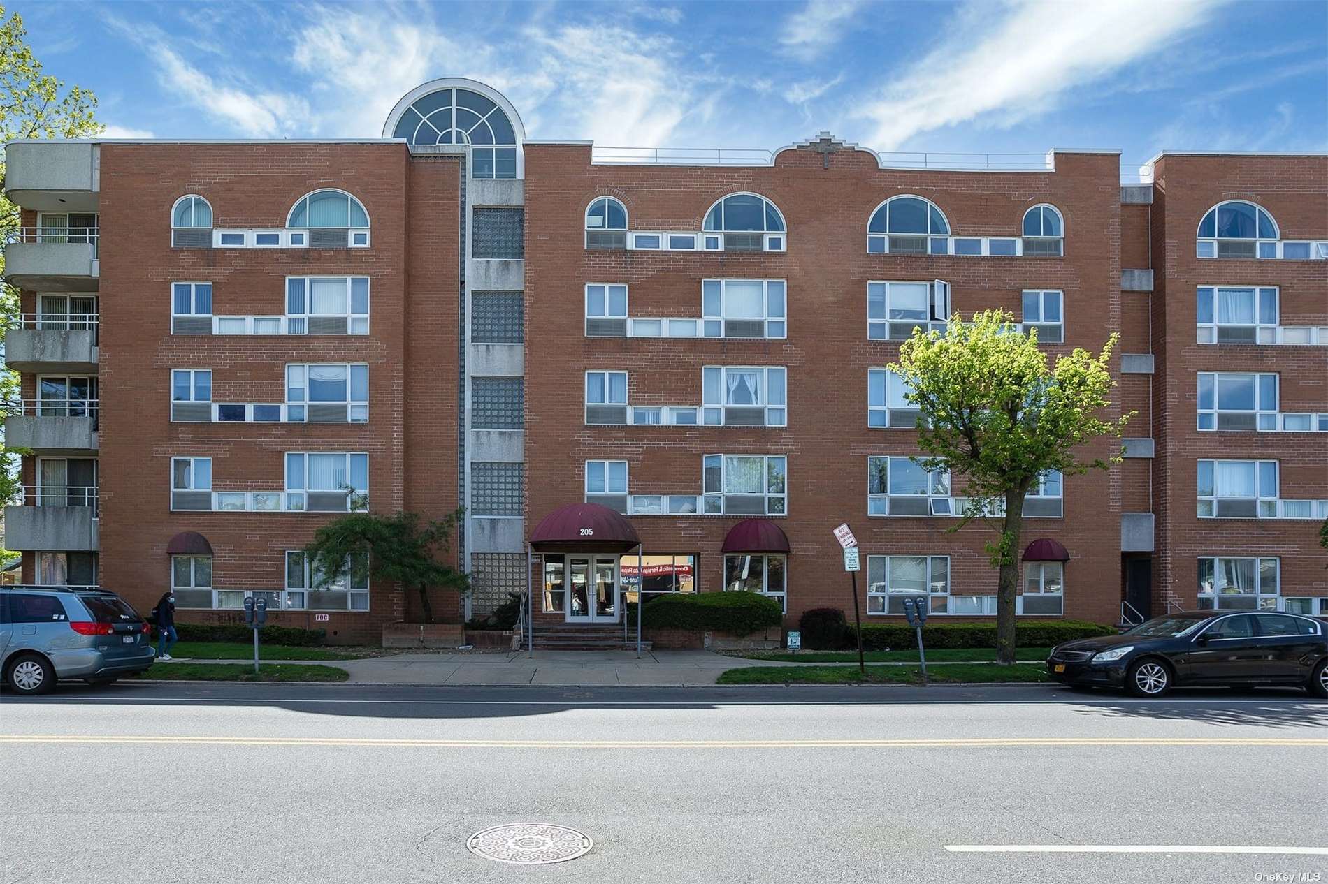 205 Mineola Boulevard Unit 1b Mineola Ny 11501 Compass