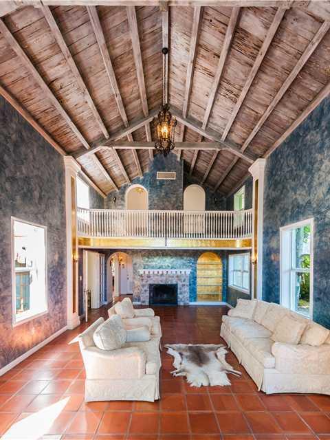 2372 Prairie Avenue Miami Beach, FL 33140 - Photo 4 of 31