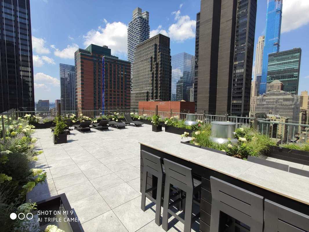 150 West 51st Street, Unit 1101 Manhattan, NY 10019 - Photo 6 of 9