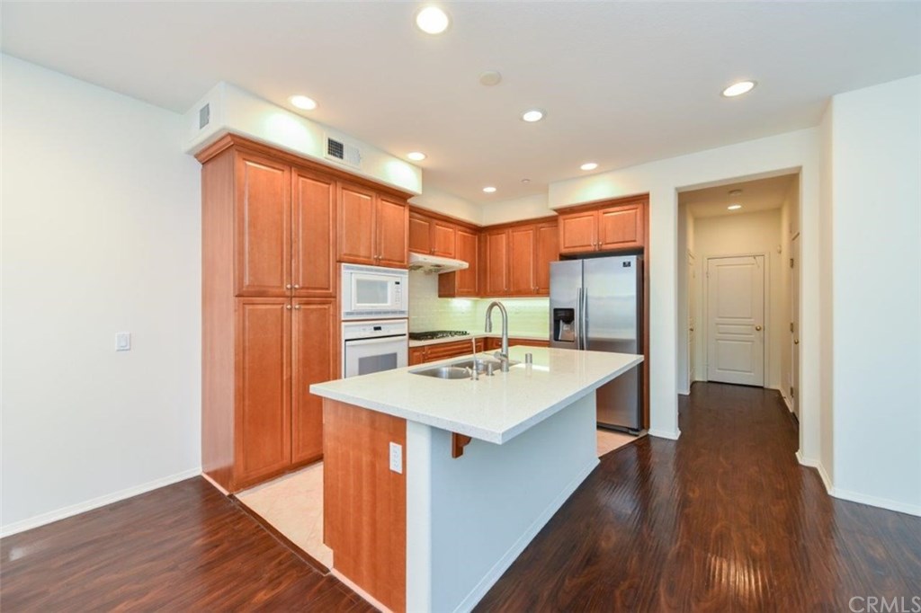 124 Chantilly Irvine, CA 92620 - Photo 4 of 20