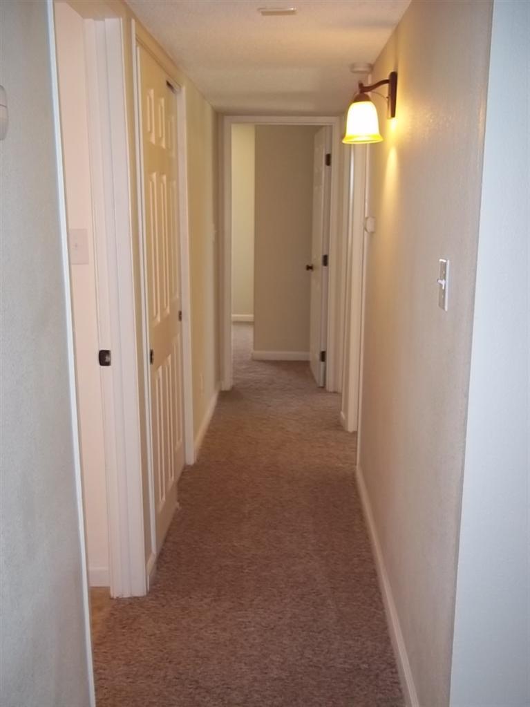 4404 Thatch Avenue Bakersfield, CA 93313 - Photo 10 of 20