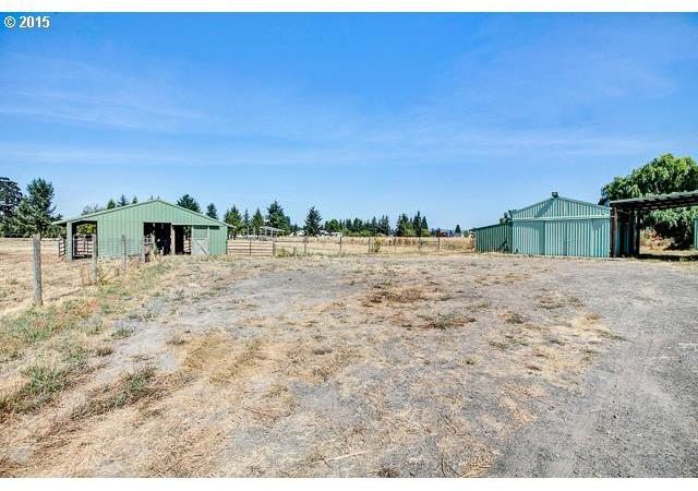 19106 Allinson Road Northeast Hubbard, OR 97032 - Photo 9 of 16 Gallery Image 9
