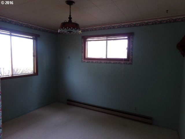 386 Page Road Winchester, OR 97495 - Photo 10 of 15 Gallery Image 10