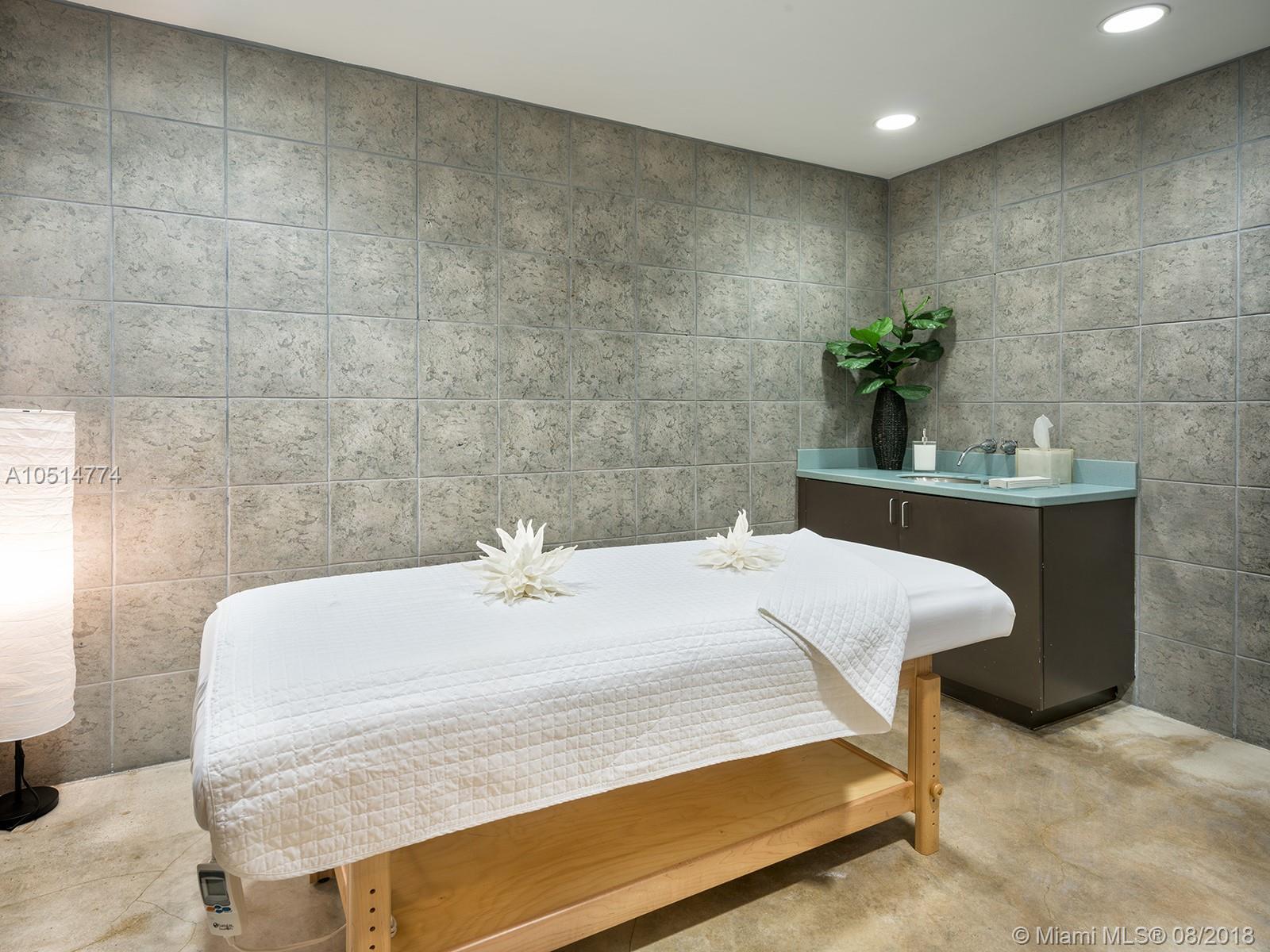 100 South Pointe Drive, Unit 3201 Miami Beach, FL 33139 - Photo 21 of 28