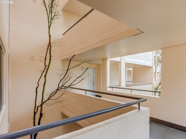 6625 West Burnside Road, Unit 222 Portland, OR 97225 - Photo 13 of 32 Gallery Image 13