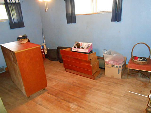 838 North Perkins Road Memphis, TN 38122 - Photo 4 of 17 MBR with hdwd floor..