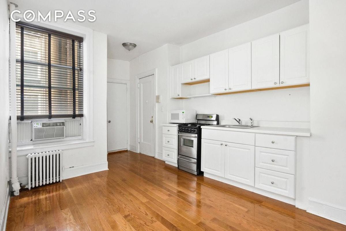 101 Thompson Street, Unit 5 Manhattan, NY 10012 - Photo 6 of 10