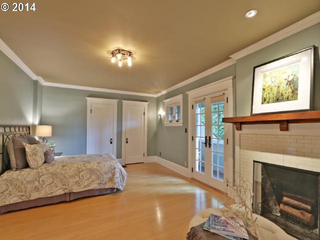 1738 Southeast 25th Avenue Portland, OR 97214 - Photo 11 of 16
