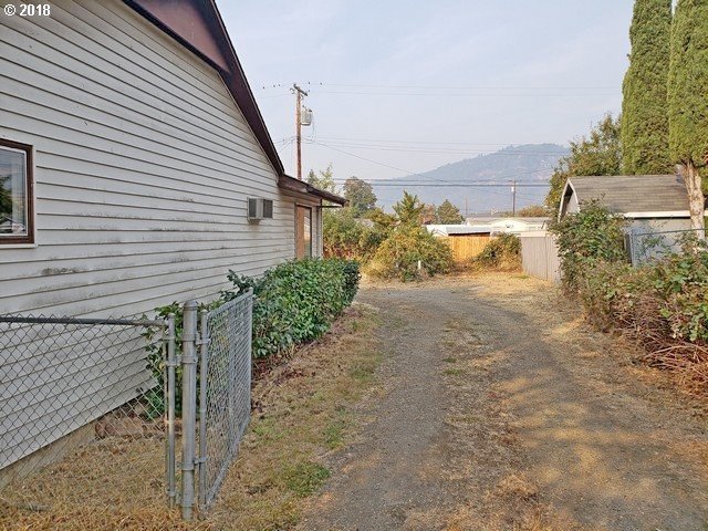 262 Oak Street Riddle, OR 97469 - Photo 20 of 29