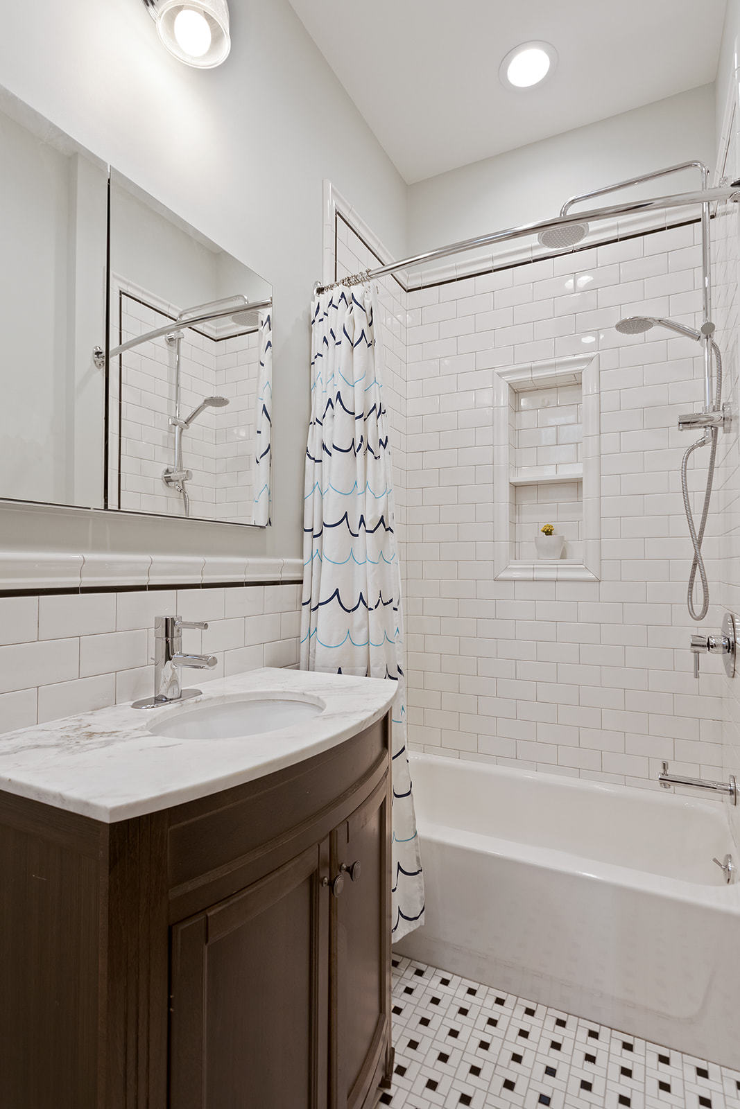 60-65 68th Road Queens, NY 11385 - Photo 18 of 27