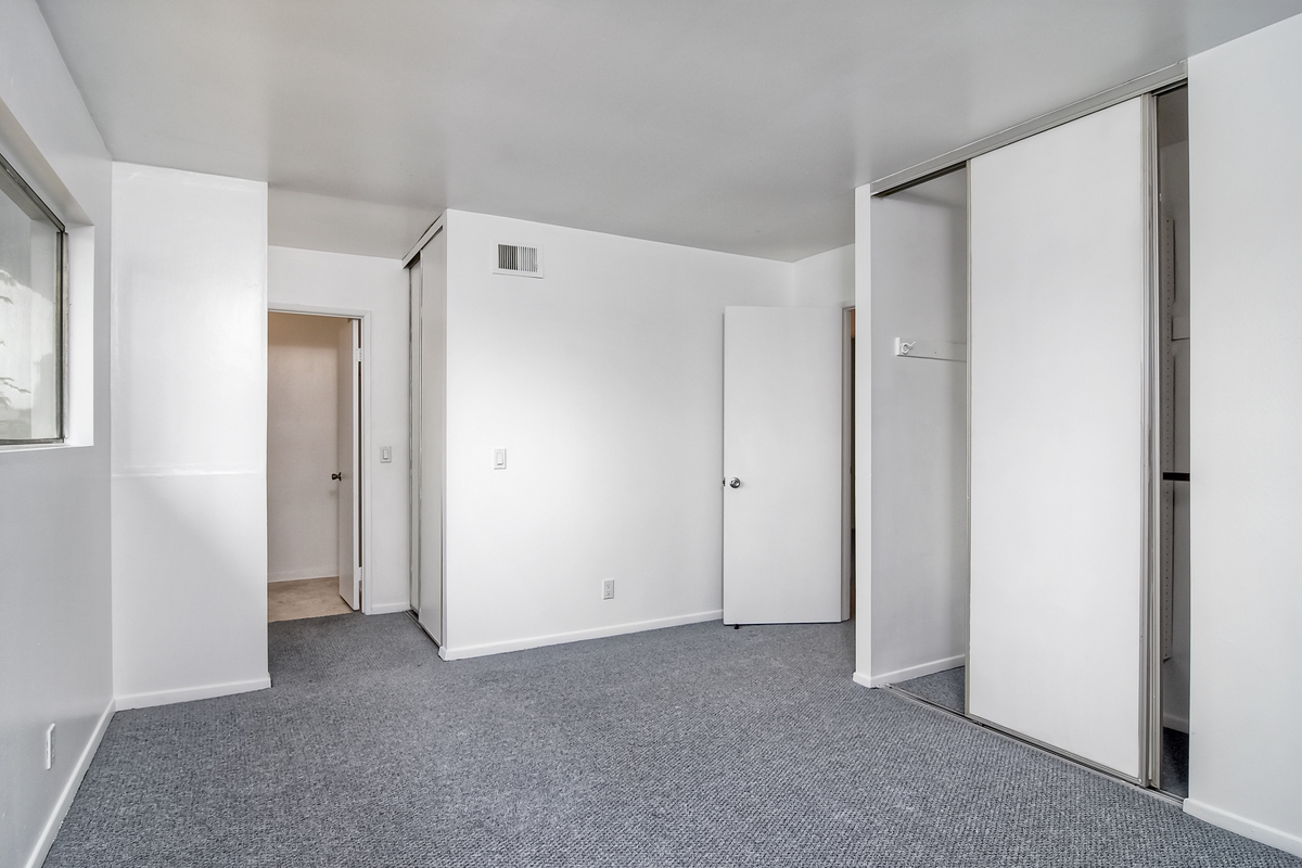 2010 Terracina Circle Spring Valley, CA 91977 - Photo 16 of 22 Gallery Image 16