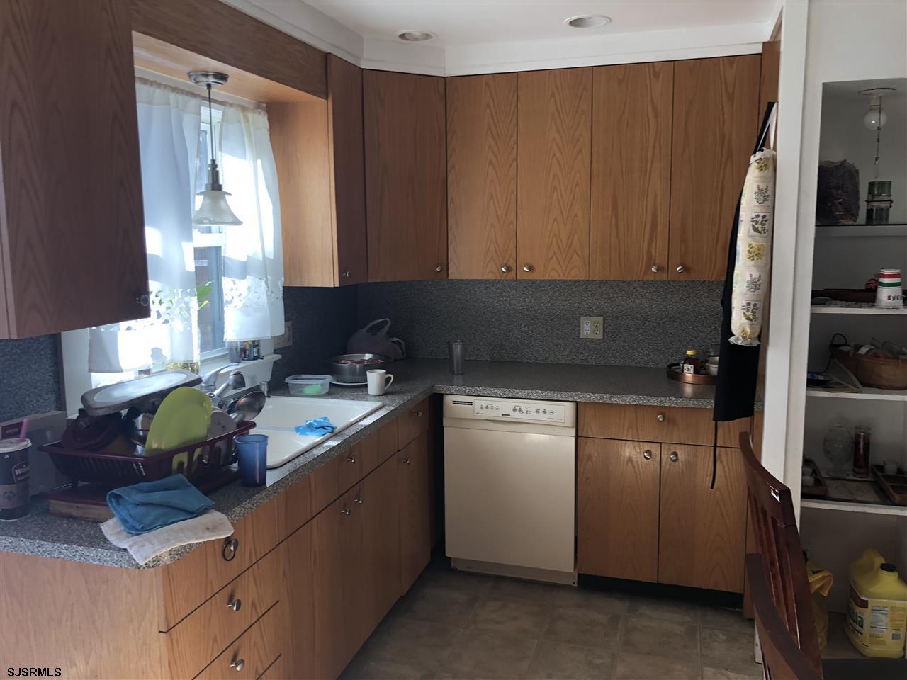 18 East Johnson Avenue Somers Point, NJ 08244 - Photo 5 of 10