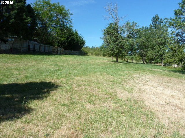607 Dodson View Road Roseburg, OR 97471 - Photo 10 of 19 Gallery Image 10