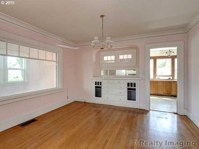 562 North Rosa Parks Way Portland, OR 97217 - Photo 3 of 16 Gallery Image 3