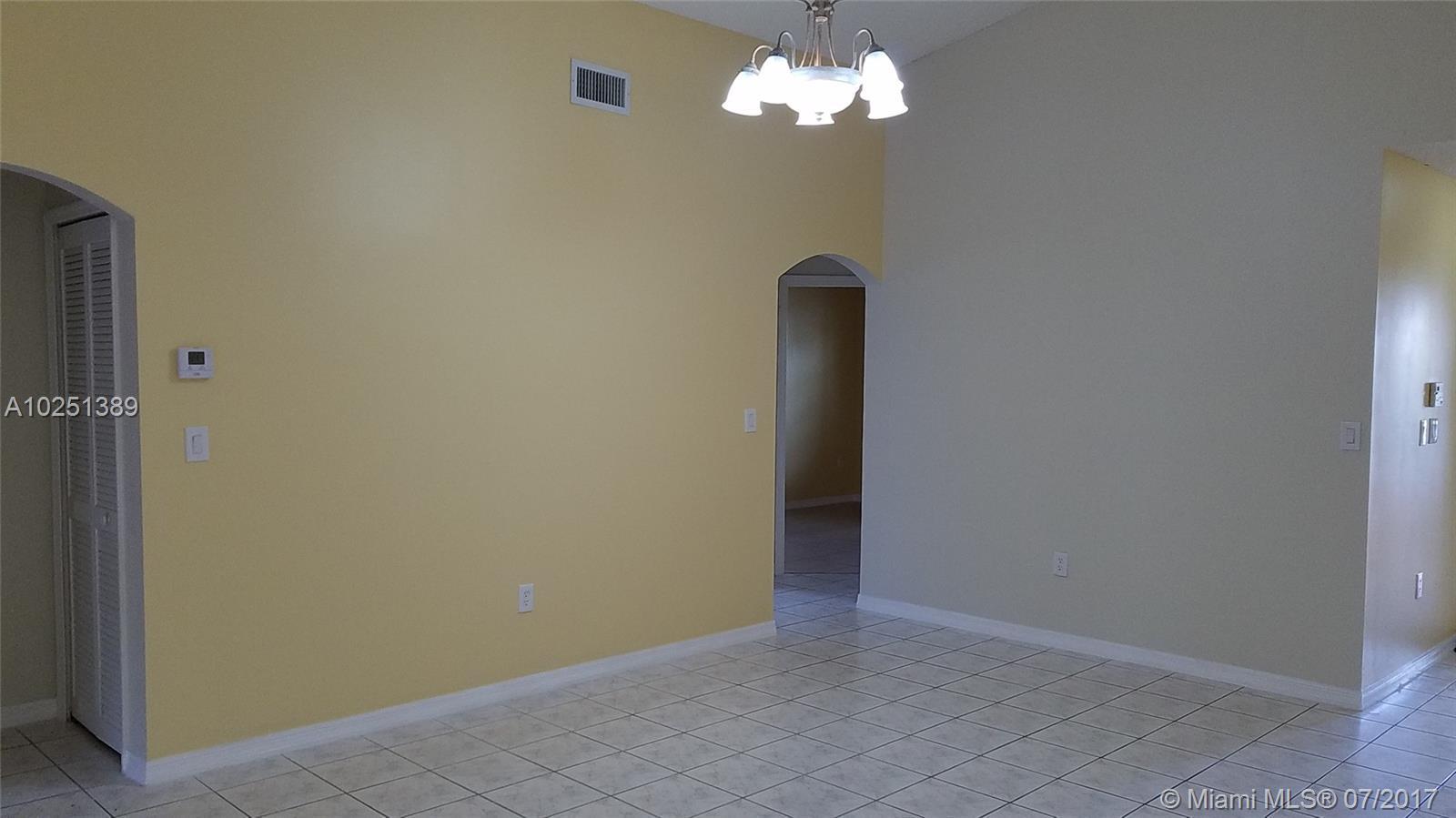 15856 Southwest 85th Street Miami, FL 33193 - Photo 4 of 10