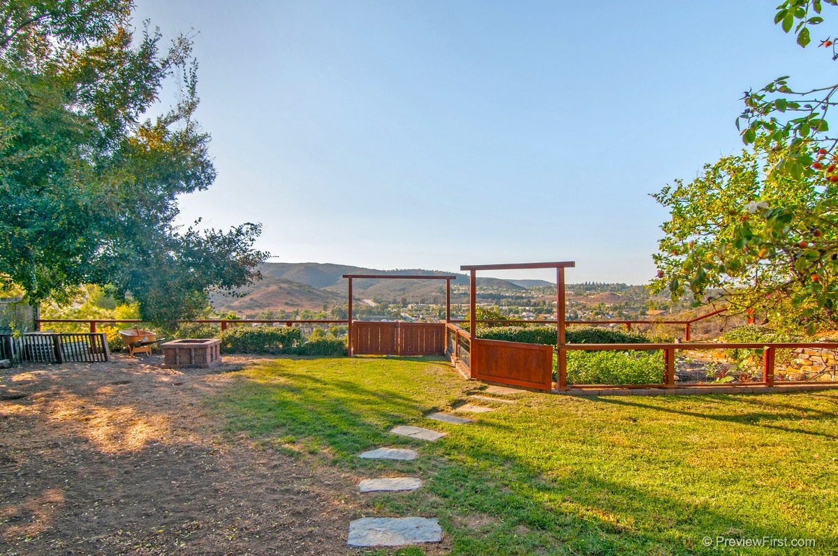 13648 Celestial Road Poway, CA 92064 - Photo 23 of 25