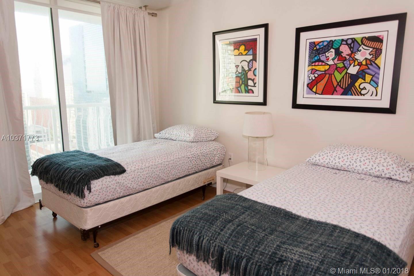 1200 Brickell Bay Drive, Unit 3915 Miami, FL 33131 - Photo 20 of 40