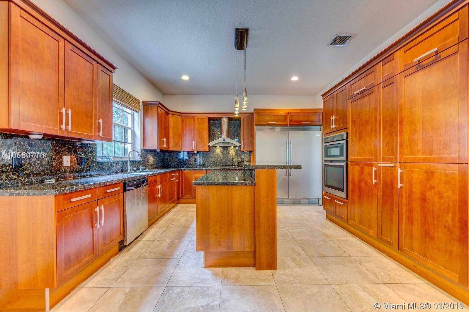 2019 Harbor View Circle Weston, FL 33327 - Photo 2 of 31