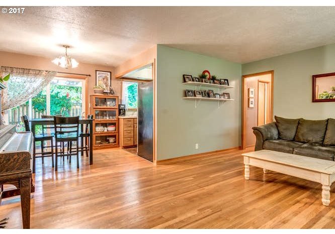2244 Southeast Barnes Road Gresham, OR 97080 - Photo 4 of 32 Gallery Image 4