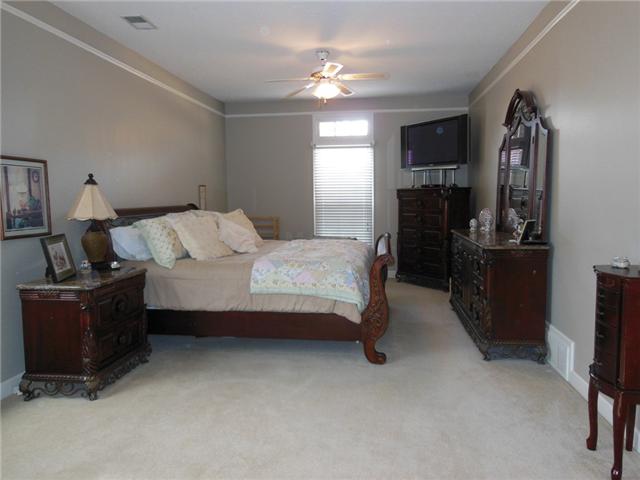 3600 Shea Road Collierville, TN 38017 - Photo 10 of 20 Great size master bedroom with carpet, fan, single wind transit.