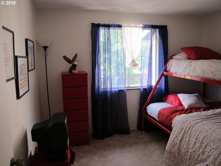 14095 Southwest Walker Road, Unit 39 Beaverton, OR 97005 - Photo 3 of 10 Gallery Image 3