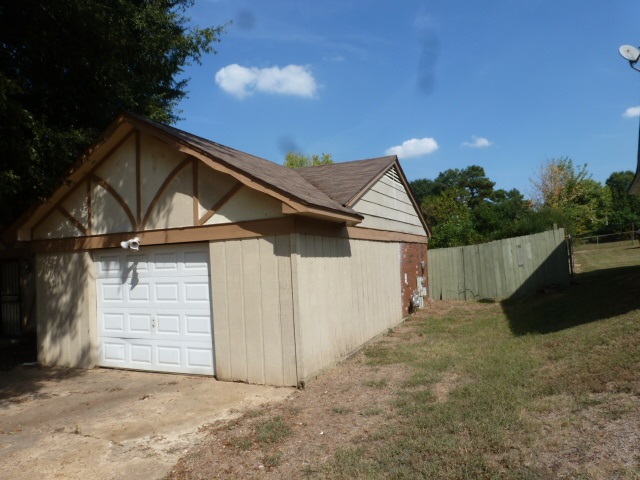 4988 Rosefield Road Memphis, TN 38118 - Photo 3 of 14 Gallery Image 3