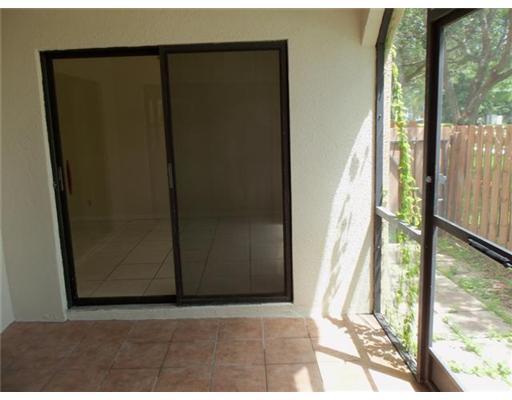 507 Racquet Club Road, Unit 59 Weston, FL 33326 - Photo 4 of 15