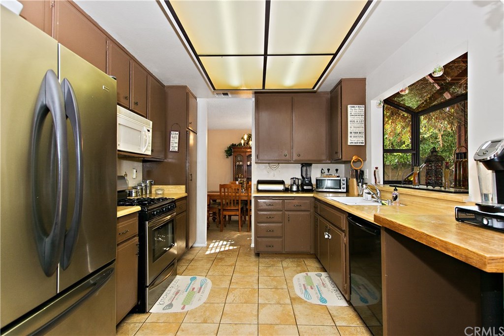 19 Deer Creek Road Phillips Ranch, CA 91766 - Photo 24 of 42