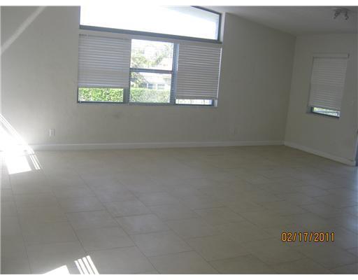 6835 Rue Versailles Drive, Unit 205 Miami Beach, FL 33141 - Photo 2 of 7