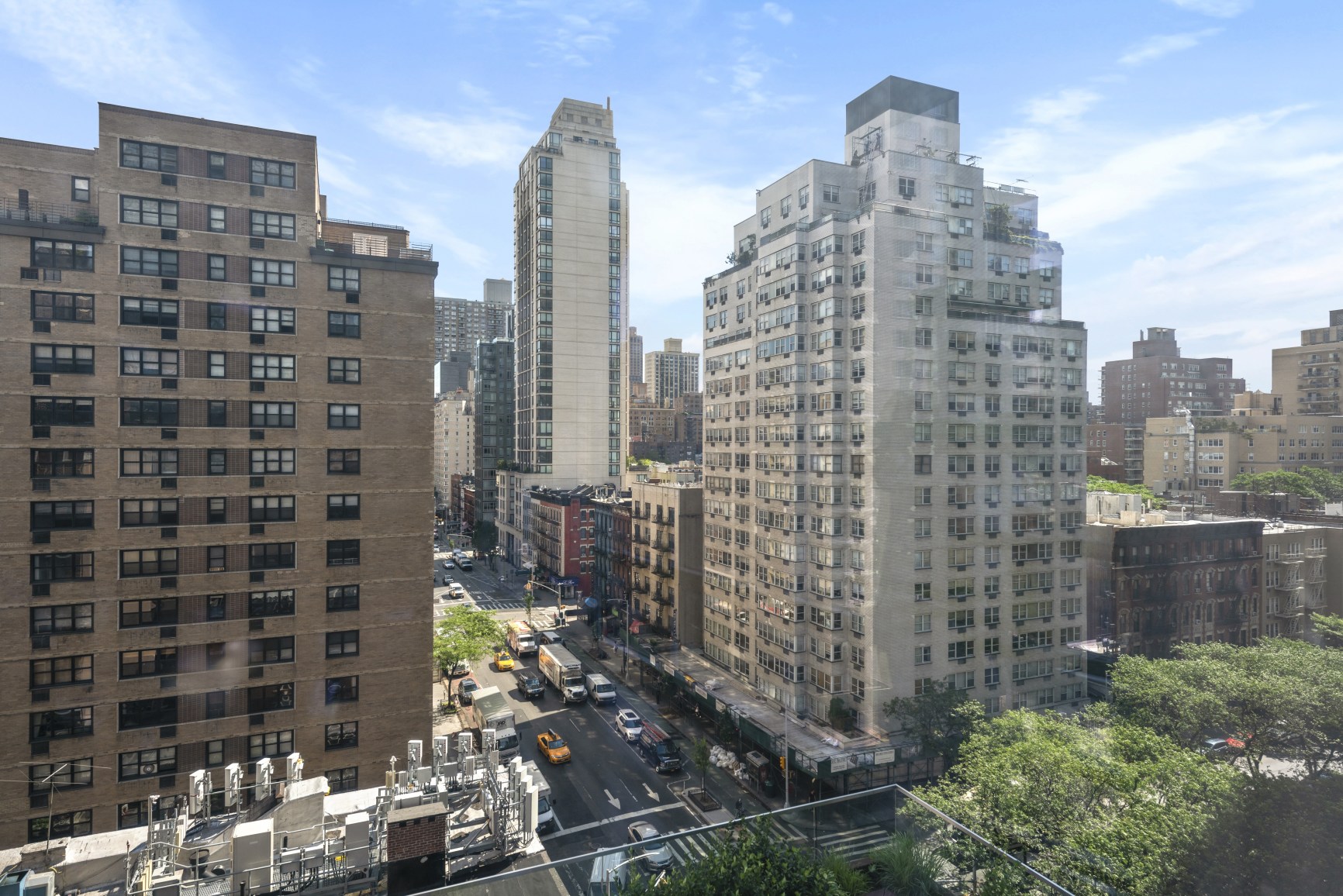 255 East 74th Street, Unit 8C Manhattan, NY 10021 - Photo 6 of 12