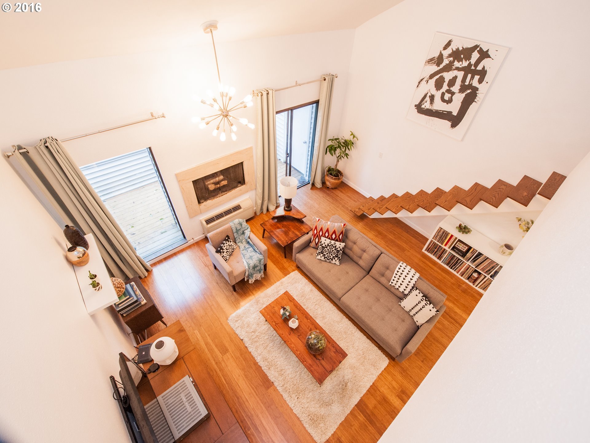 4564 Southwest Comus Place Portland, OR 97219 - Photo 11 of 27 Gallery Image 11